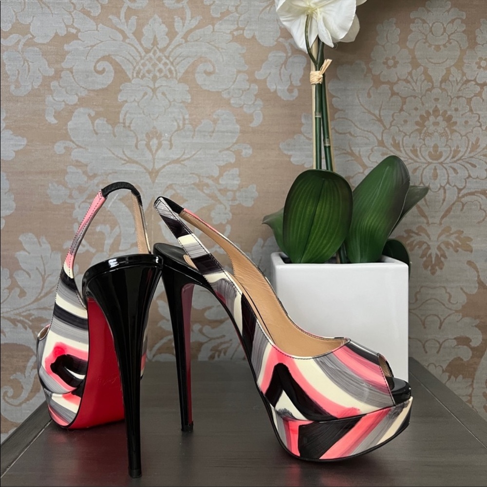 Louboutin pumps size 36.5